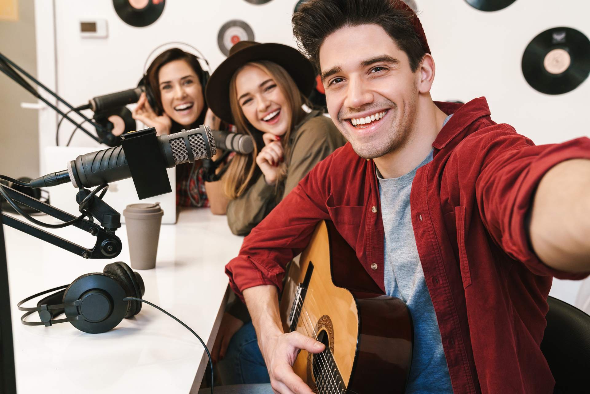 image-of-young-happy-caucasian-people-performing-a-AUMPGDF.jpg